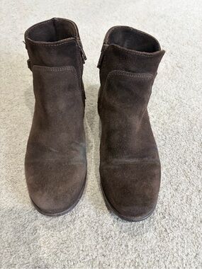 La Canadienne Women’s Suede Ankle Boots, Brown 7 Classic Zip Boot, SEE Below